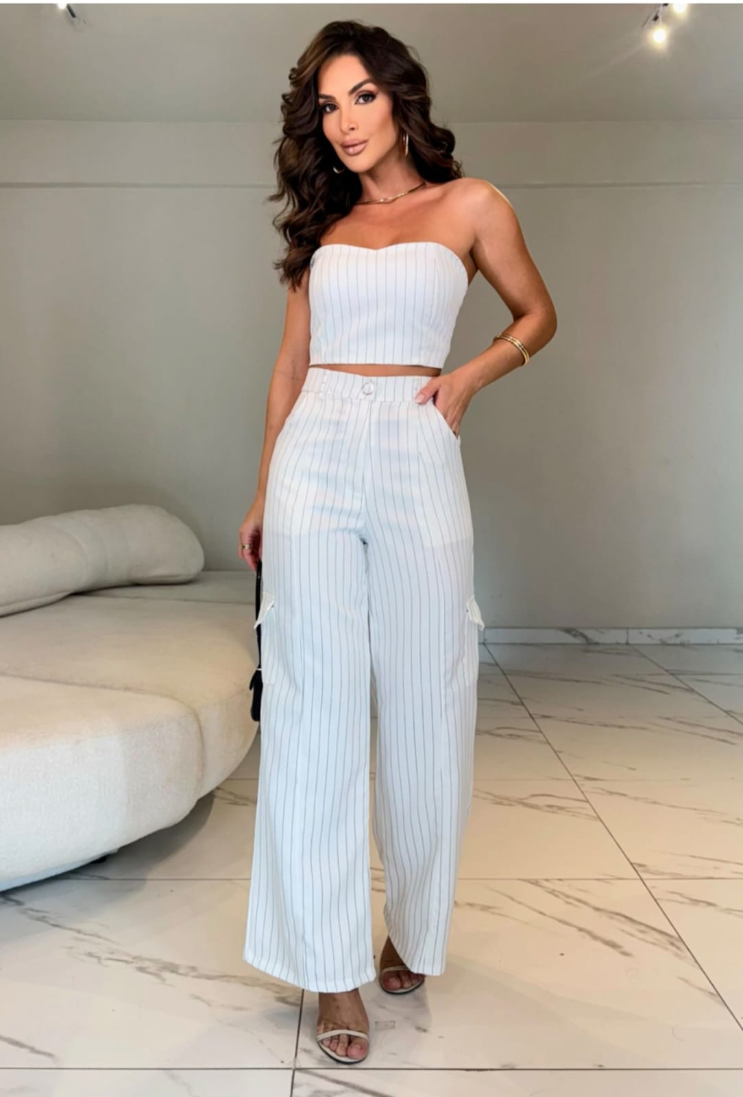 Conjunto Feminino em Alfaiataria Calça Cargo e Top