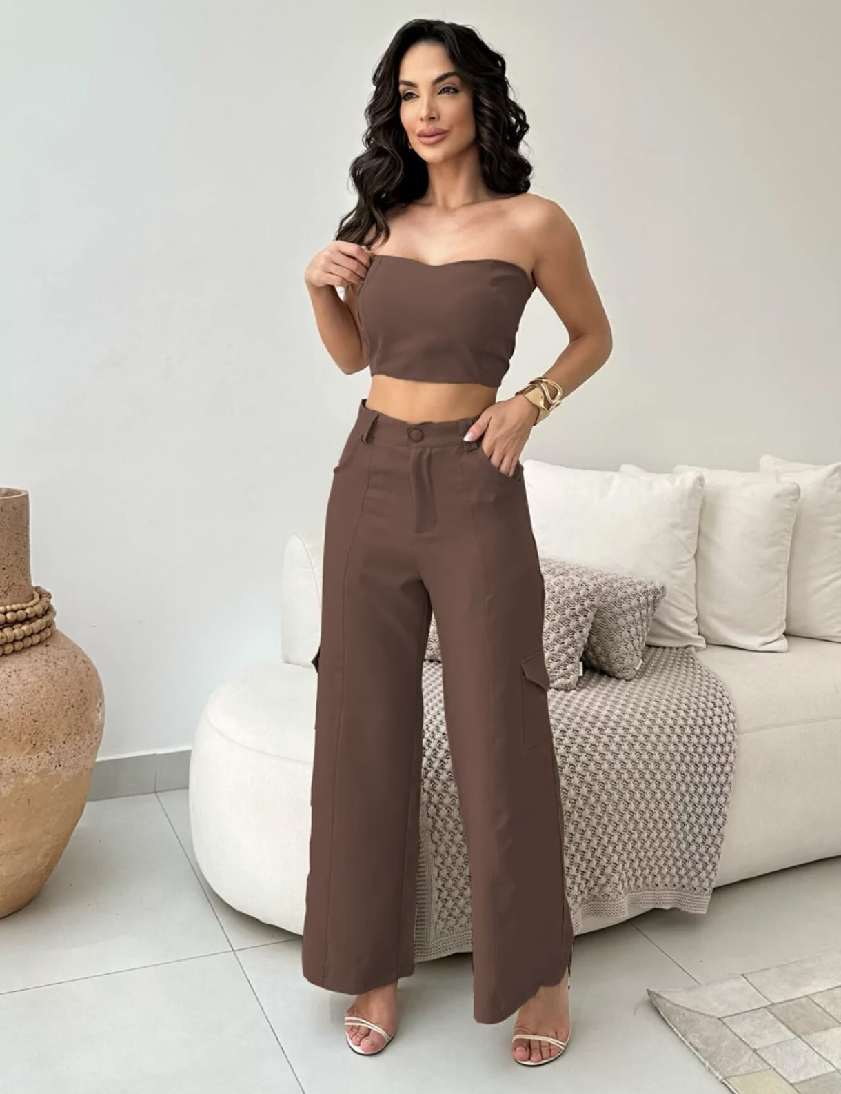 Conjunto Feminino em Alfaiataria Calça Cargo e Top