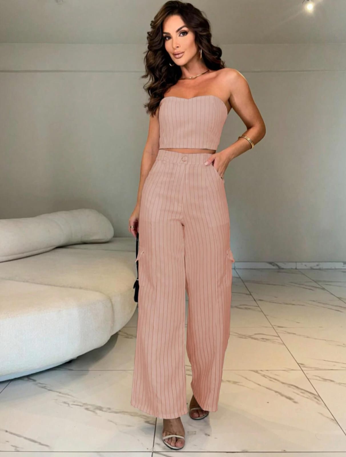 Conjunto Feminino em Alfaiataria Calça Cargo e Top